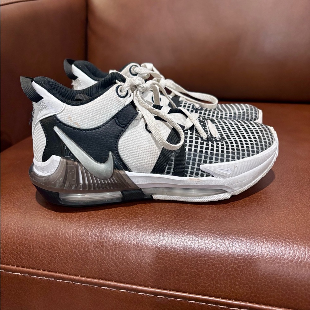 Nike Black and White Athletic Shoes